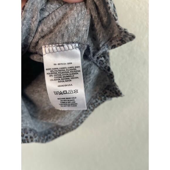 Anthropologie t.la Animal Print Chelsea Ruffled Tee - Size XS - Picture 4 of 6